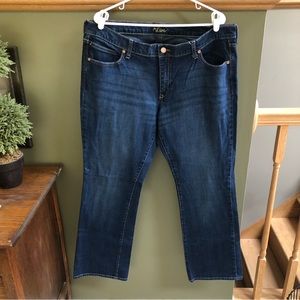EUC ladies Old Navy theDiva jeans. Size 16 regular